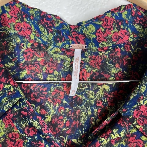 Free People‎ Blouse Easy Rider Button Front Multicolor Floral Size XS - Picture 11 of 11